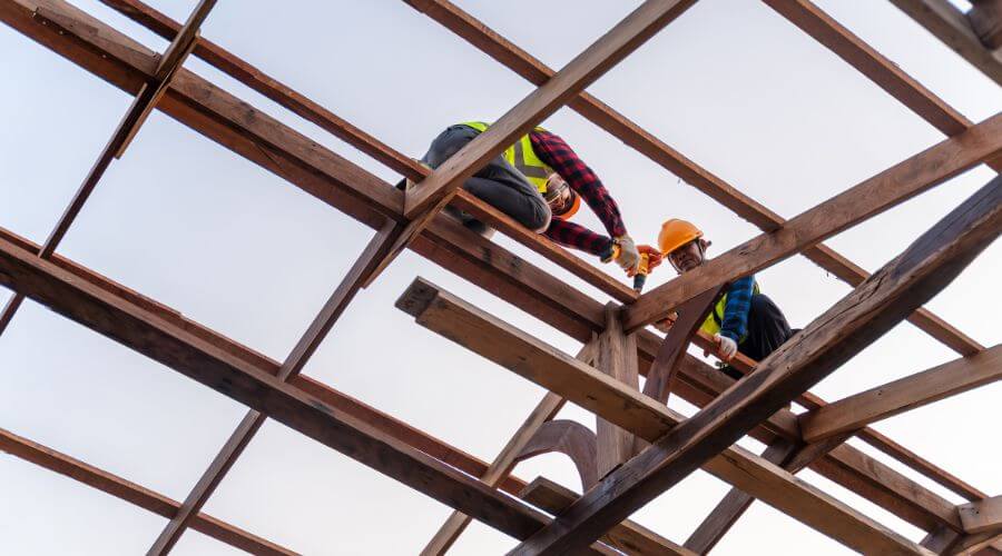 Professional gutter cleaning services in Irwin, OH